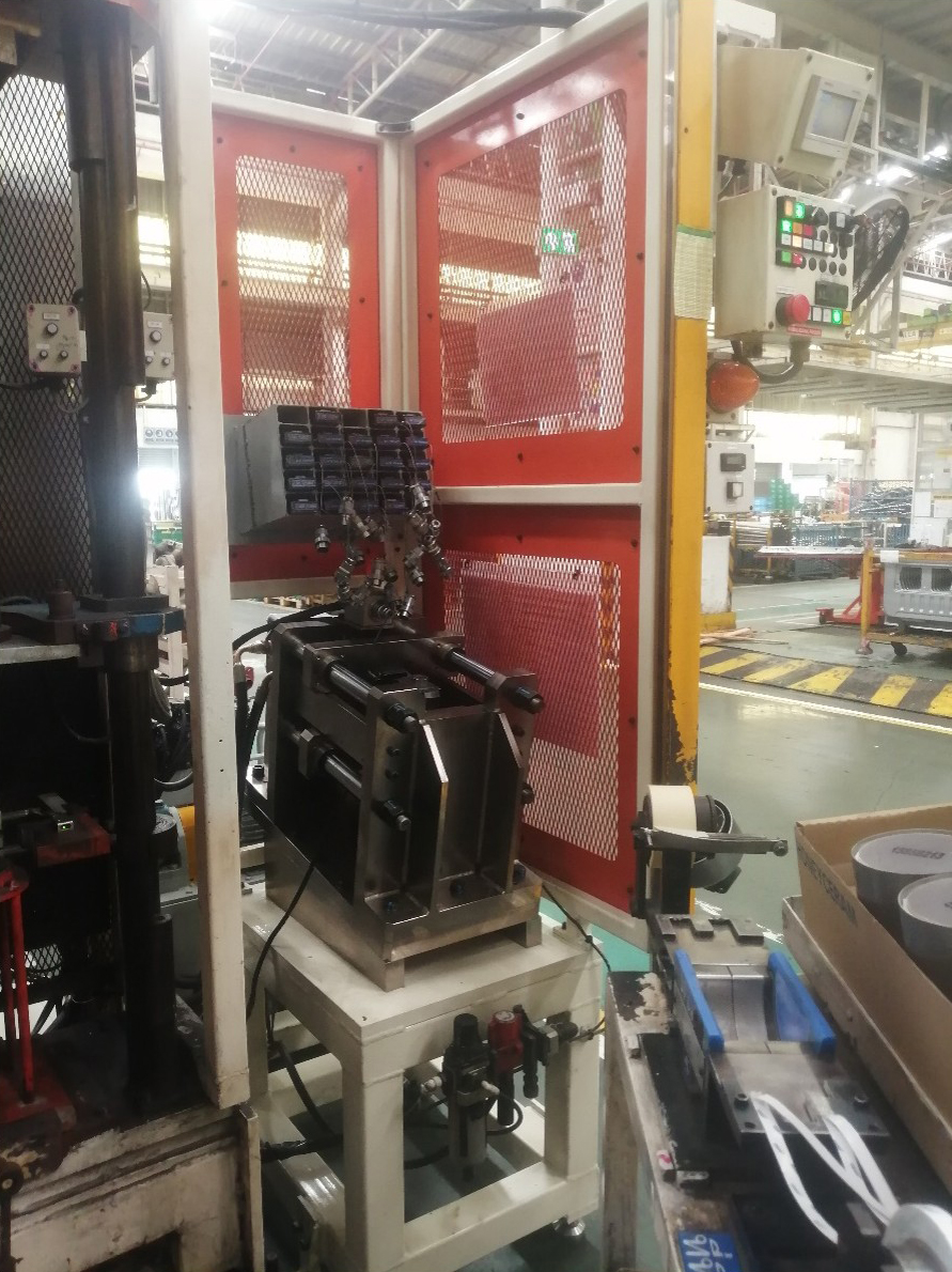 ออกแบบและสร้างเครื่องผลิตชิ้นส่วน (Making ID Case Machine)